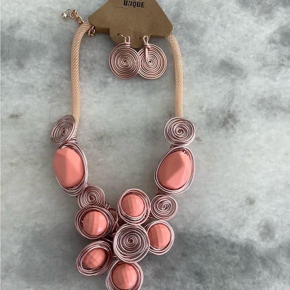 Necklace Set - Picture 4 of 4